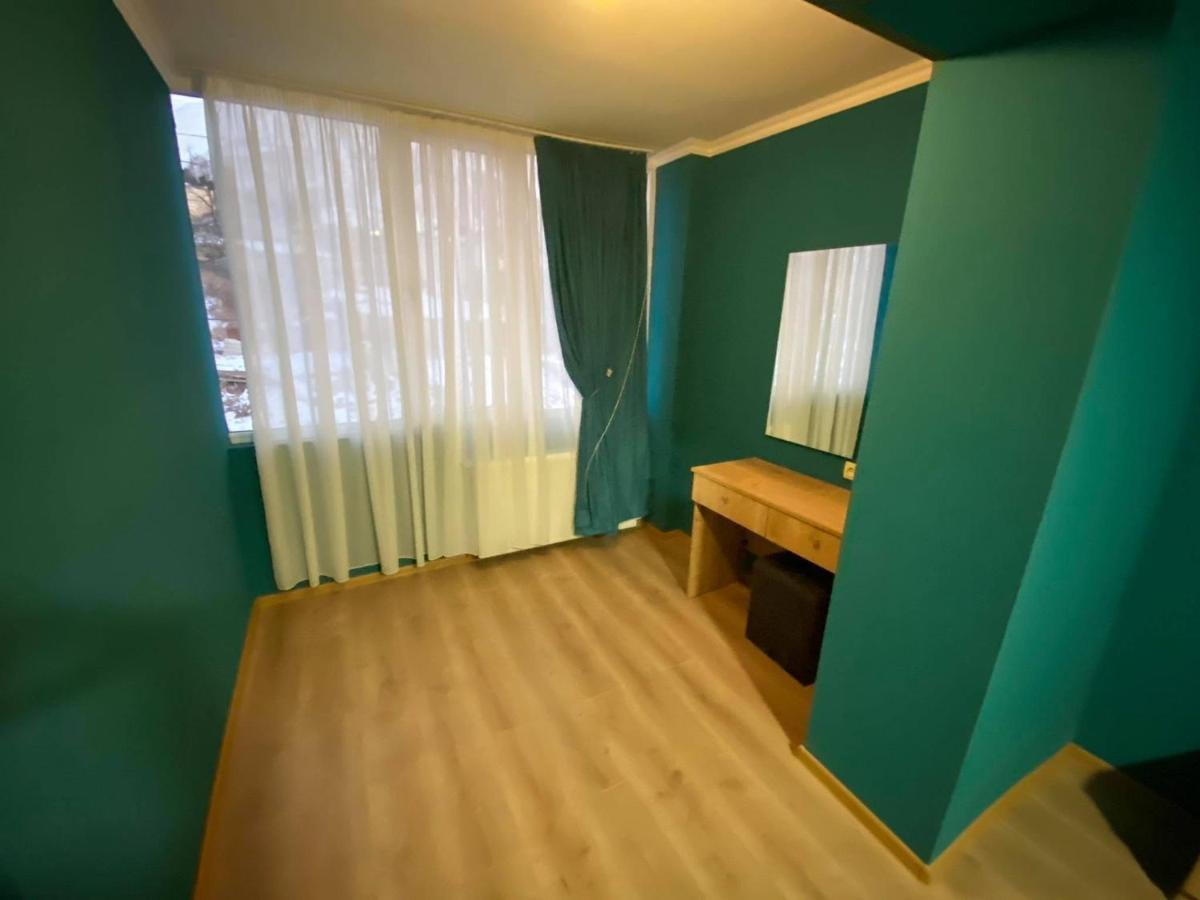 Kazbegi Apartment ภายนอก รูปภาพ